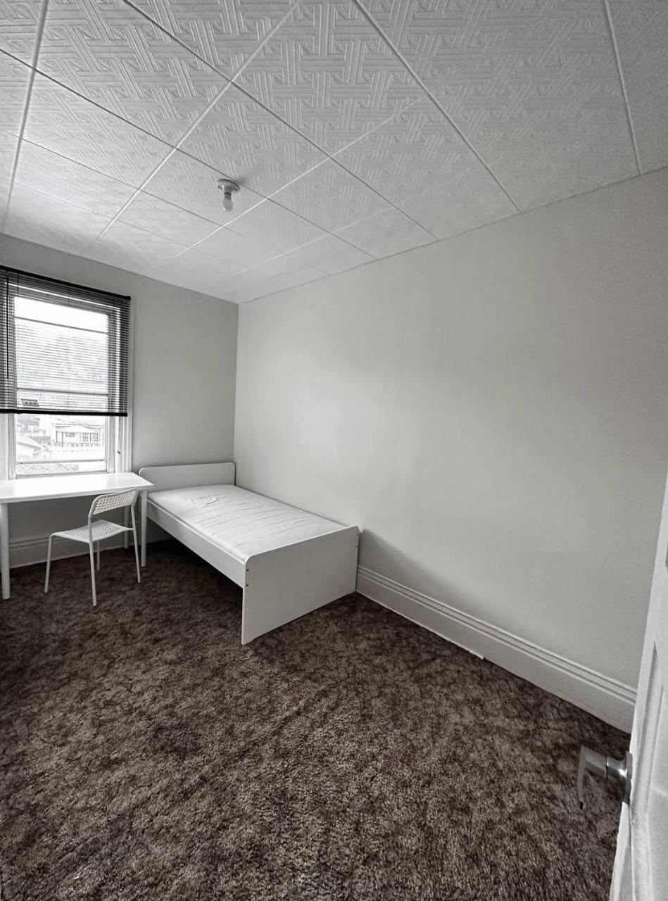 Guest house Available Downtown
