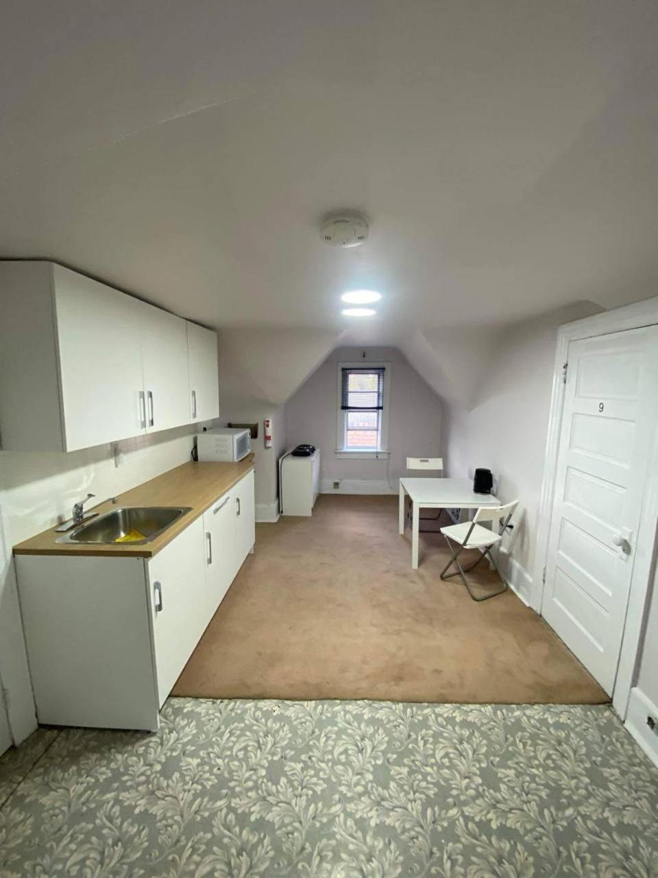 Guest house Available Downtown Winnipeg