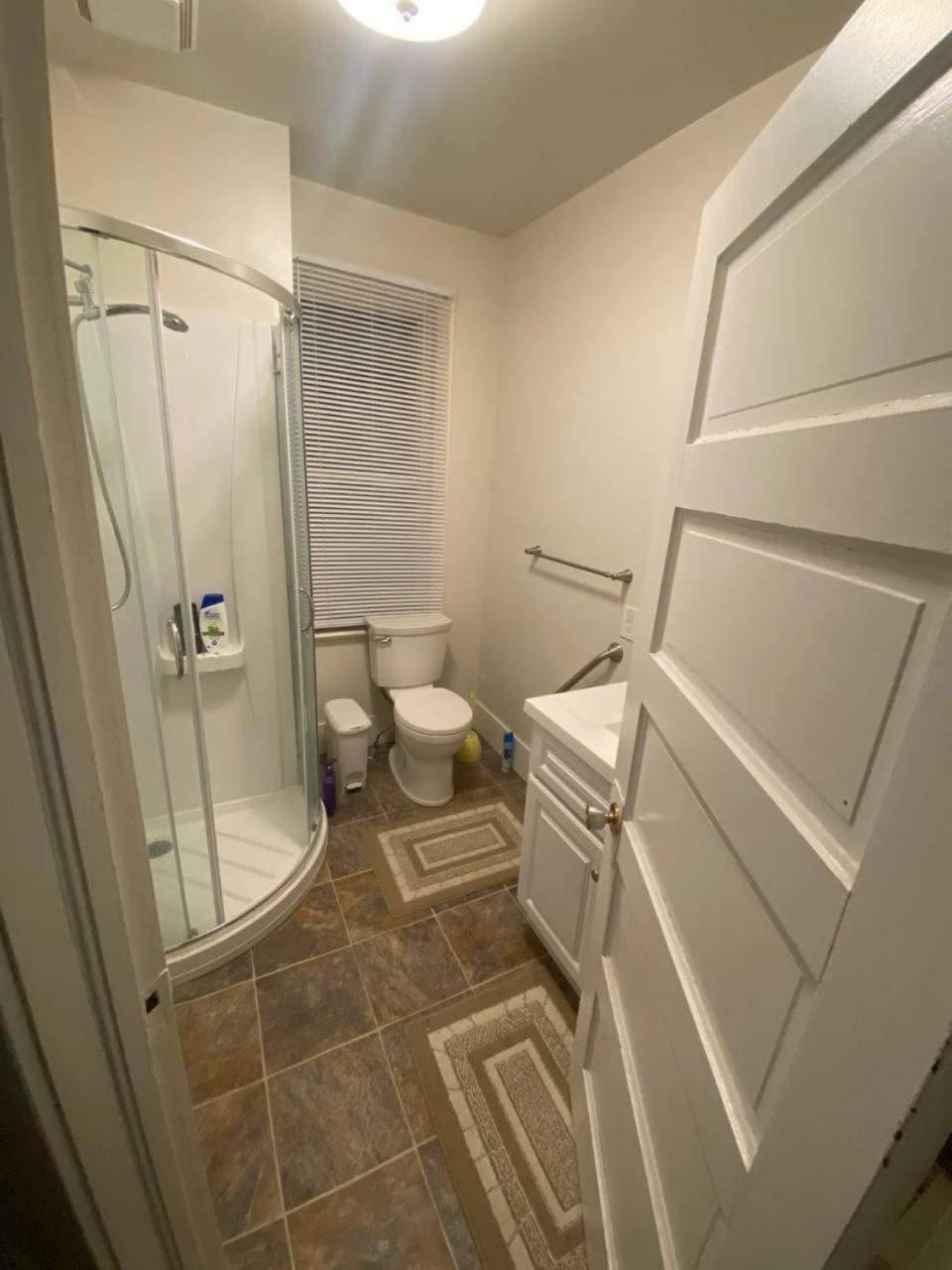 Guest house Available Downtown